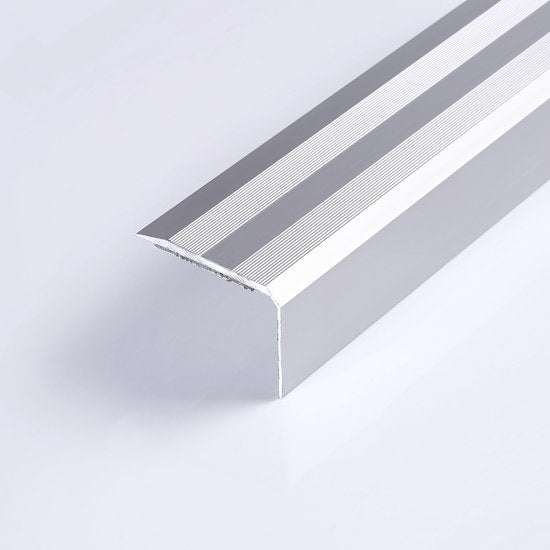 Zelfklevend Trapprofiel 32MM x 45MM Mat Zilver - lengte 1,50 meter - afbeelding 2