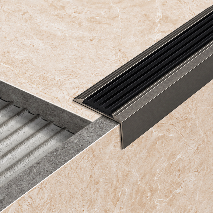 Selbstklebendes Treppenprofil mit Gummieinlage in Dunkel-Gunmetal – Länge 1,50 Meter
